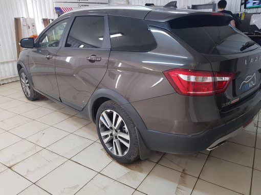 Тонировка стекол пленкой Ultra Vision Supreme Thermo HP 05 и бронирование фар — Lada Vesta