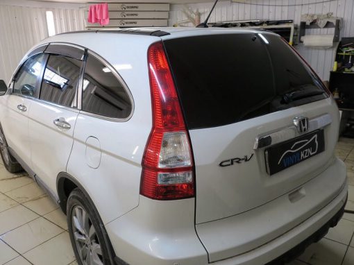Тонировка пленкой Llumar 95% задней части Honda CRV