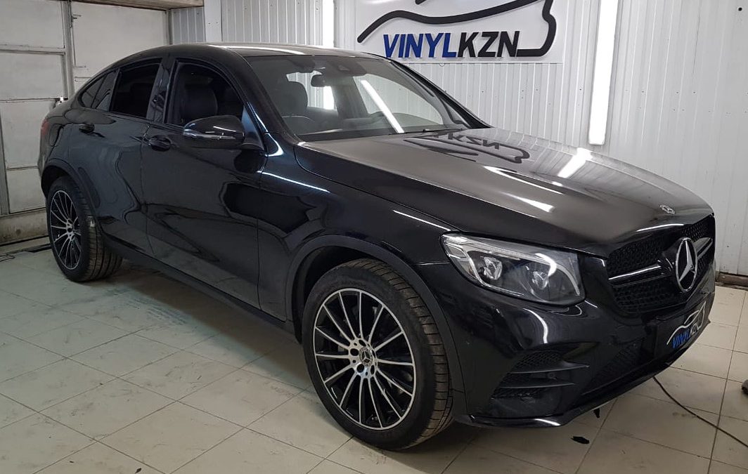 Оклейка хромированных элементов чёрной глянцевой пленкой КПМФ — Mercedes GLE Coupe