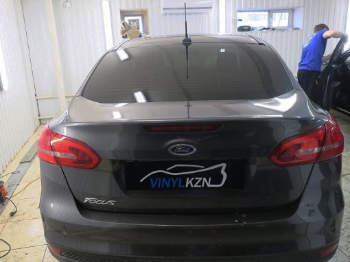 Тонировка пленкой Llumar 95% задней части Ford Focus