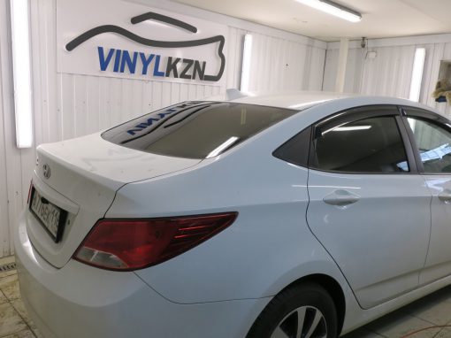Тонировка пленкой Llumar 95% задней части — Hyundai Solaris