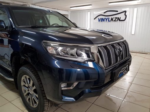 Бронирование антигравийной плёнкой Hexis Bodyfence передней части авто, зон риска. Тонировка пленкой Llumar 95% задней части — Toyota Land Cruiser