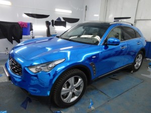 Оклейка Infiniti FX синим хромом