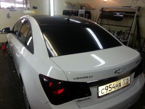 Chevrolet Cruze - оклейка крыши в черный глянец, тонировка стекол и фар - июль 2013