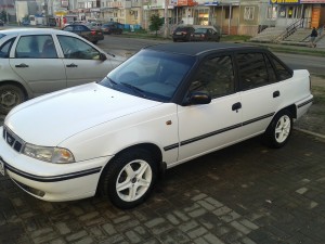 Daewoo Nexia - оклейка автомобиля белым глянцем - июль 2013