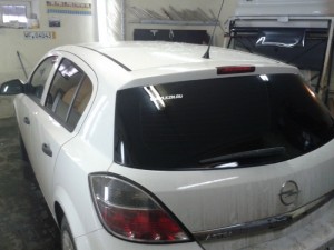 Opel Astra - тонировка задней полусферы - 30.11.2013