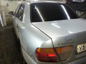 Mitsubishi Carisma тонировка задней полусферы 05.12.2013