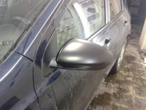 Nissan Qashqai - оклейка зеркал черной матовой пленкой - 09.12.2013