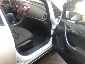 Opel Astra - бронирование порогов авто - 21.12.2013