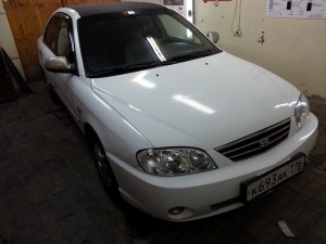 Kia Spectra - оклейка авто белой глянцевой пленкой - 03.02.2014
