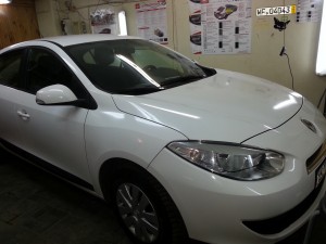 Оклейка белой глянцевой пленкой Renault Fluence - 12.03.2014