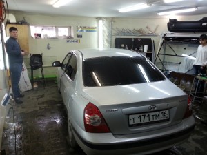 Hyundai Elantra - тонировка задней полусферы - 17.03.2014