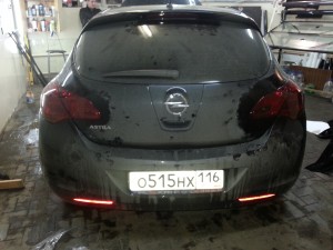 Opel Astra - тонировка стекол и задних фонарей авто, реснички на фары - март 2014