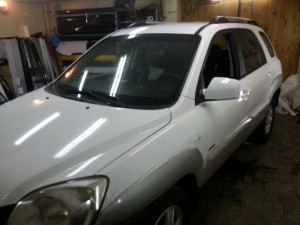 Kia Sportage - оклейка белой глянцевой пленкой - 29.03.2014
