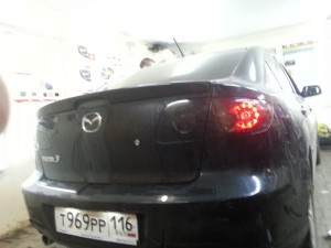 Mazda 3 - тонировка задних фонарей автомобиля - 14.04.2014