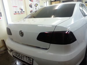 VW Passat - тонировка задних фонарей - 02.04.2014