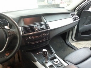 BMW X6 - оклейка элементов интерьера - 31.07.2014