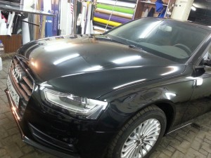 Audi A4 - тонировка, бронирование от сколов капота, бампера, крыльев, под ручками, август 2014