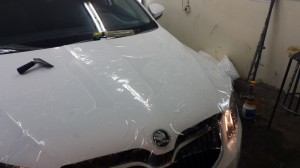 Skoda Octavia -  тонировка авто, бронирование капота пленкой 3M VentureShield, вибро-шумо-изоляция а...