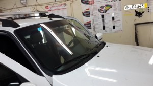 Chevrolet Niva - бронирование лобового стекла пленкой - 25.08.2014