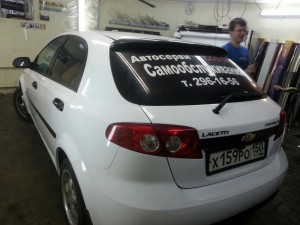Chevrolet Lacetti - оклейка авто белой глянцевой пленкой для такси - 29.08.2014