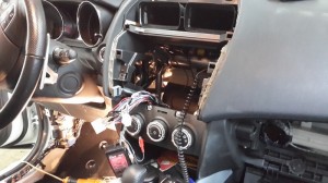 Citroen C4 Aircross - подключение сабвуфера к штатному головному устройству - ноябрь 2014