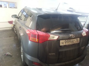 Toyota Rav 4 - тонировка задней части 80% затемнения, передних стекол 30% затемнения - январь 2015