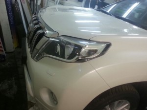 Toyota Prado - бронирование полиуретановой антигравийной пленкой 3М Venture Shield и тонировка стеко...