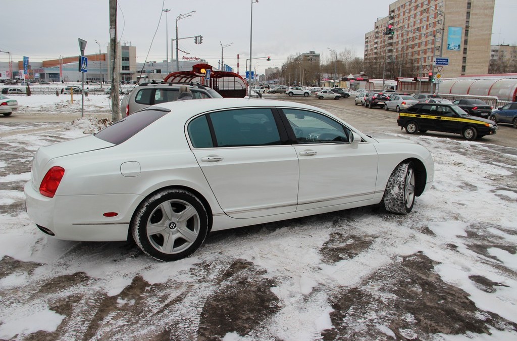 Bentley Continental — оклейка авто белой перламутровой пленкой, январь 2015