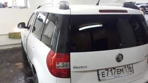 SKODA Yeti - тонировка задней части авто цена 2000 руб., передних стекол 800 руб. - май 2015