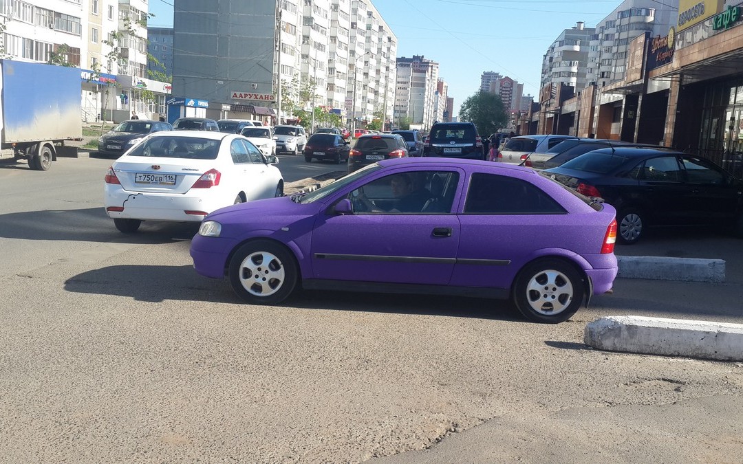 Opel Astra — оклейка пленкой фиолетовая алмазная крошка — май 2015