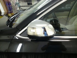 BMW X6 - оклейка части бампера, зеркал пленкой хром