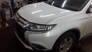 Mitsubishi Outlander - бронирование капота, бампера, погрузочной части заднего бампера антигравийной...