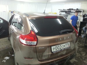 Lada X - Ray - тонировка задних стекол автомобиля