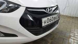 Hyundai Elantra - оклейка передней части черной глянцевой пленкой KPMF
