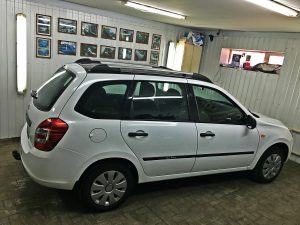 Оклейка автомобиля для такси в белый глянец - Лада Гранта