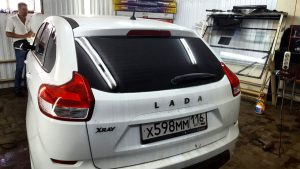 Тонировка задних стекол автомобиля Лада XRAY