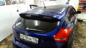 Тонировка задней части авто пленкой Carbon - Ford Focus