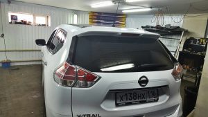 Оклейка под такси пленкой белый глянец, тонировка Llumar ATR 05 - Nissan X-Trail
