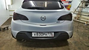 Тонировка передних стекол 50% затемнения, тонировка задних фонарей - Opel Astra GTC