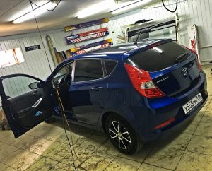 Тонировка задней части авто пленкой Llumar ATR 05% - Hyundai Solaris