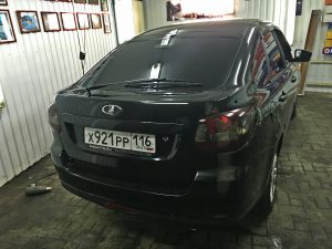 Тонировка задней части авто пленкой Armolan NRE, тонировка фонарей - Lada Granta