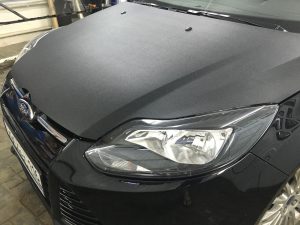 Оклейка капота черной алмазной крошкой - Ford Focus