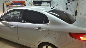 Тонировка задней части авто пленкой Armolan NRE 05% - Kia Rio