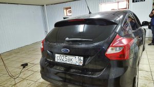 Тонировка задней части авто пленкой Armolan Onyx 05% - Ford Focus
