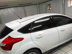 Тонировка задней части авто пленкой Llumar ATR 05% - Ford Focus