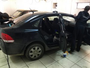Тонировка задней части автомобиля VW Polo - цена 2000 руб.