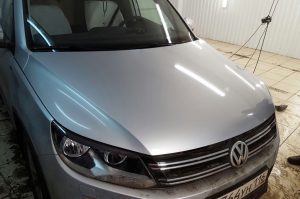 Бронирование капота антигравийной пленкой от сколов и царапин - VW Tiguan