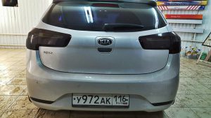 Тонировка задних фонарей Kia Rio, цена 1000 руб.