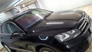 Тонировка лобового стекла пленкой Ultra Vision Mystique Light 93% - Volkswagen Touareg